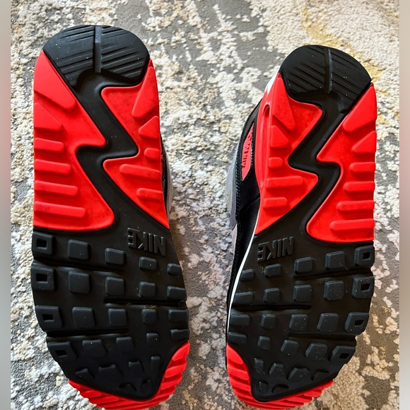 Air Max 90 Infrared GS size 6.5Y (size 8 women’s) - Picture 6 of 7